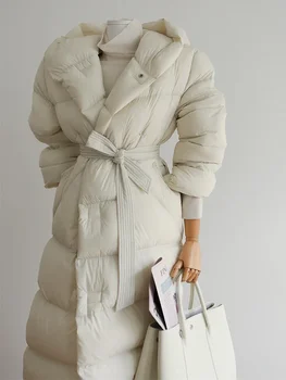 Новинка зимы, толстый свободный пуховик большого размера с капюшоном, женское пальто средней длины, свободная верхняя одежда из белого утиного пуха на шнуровке, осень