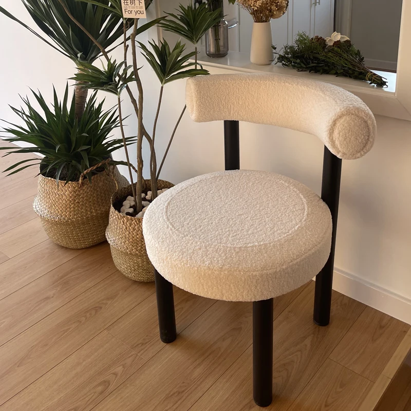 Современные Скандинавские стулья Кухонные Обеденные Дизайнерские Красивые Обеденные стулья Европейские Белые Ансамбли Садовой мебели